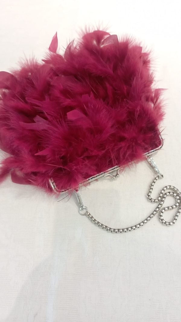 Bolso de plumas granate