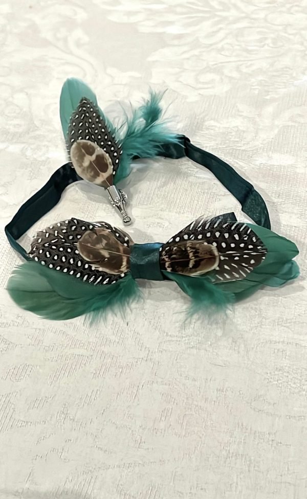 Conjunto pajarita/boutonniere de plumas - Imagen 2