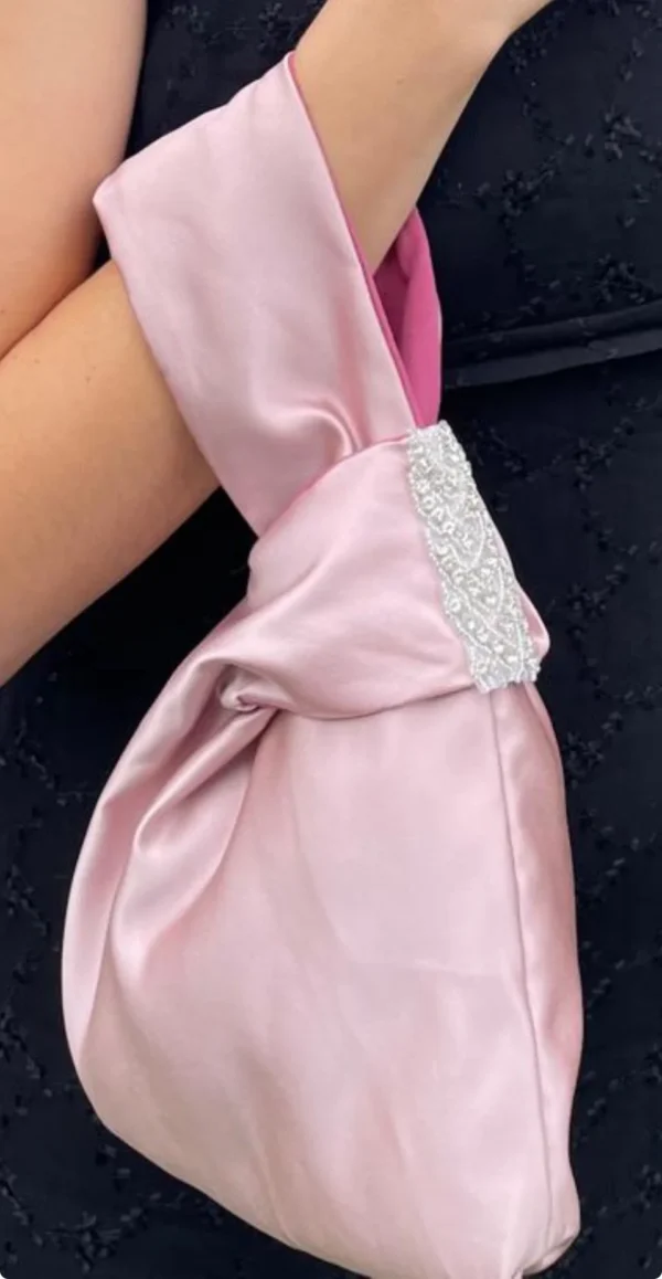 Bolso de fiesta con pedrería rosa