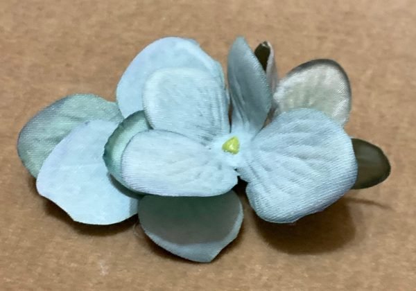DISEÑA tu propio tocado con flores