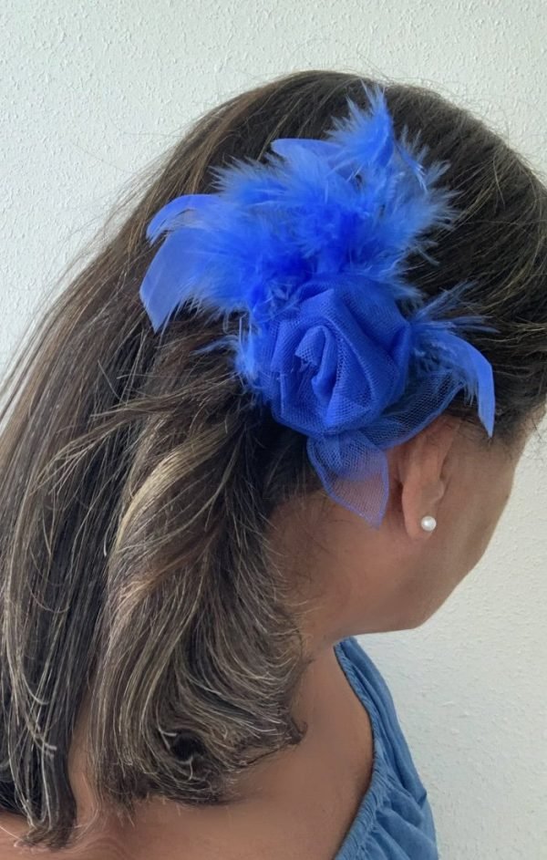 Tocado / peineta / azul eléctrico/ plumas