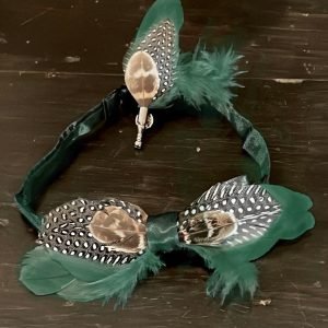 Conjunto pajarita/boutonniere de plumas