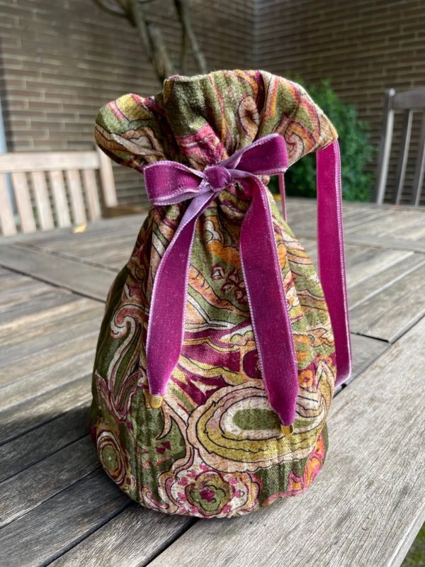 Bolso bombonera de terciopelo