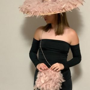 Conjunto pamela y bolso de plumas